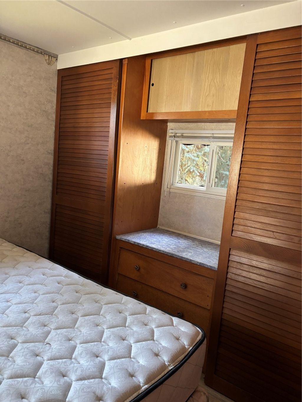 listing image 16515840688713011846
