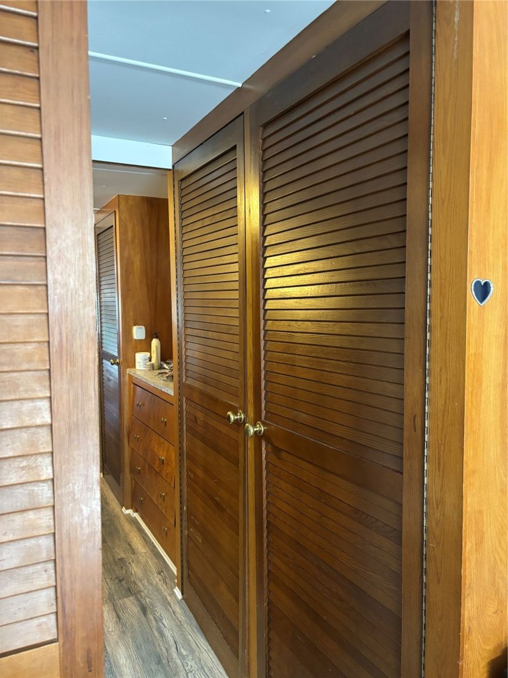 listing image 16515293558352895658