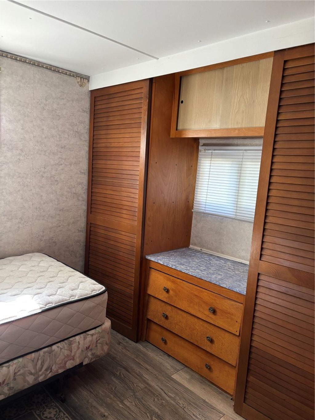 listing image 16510782925527653742