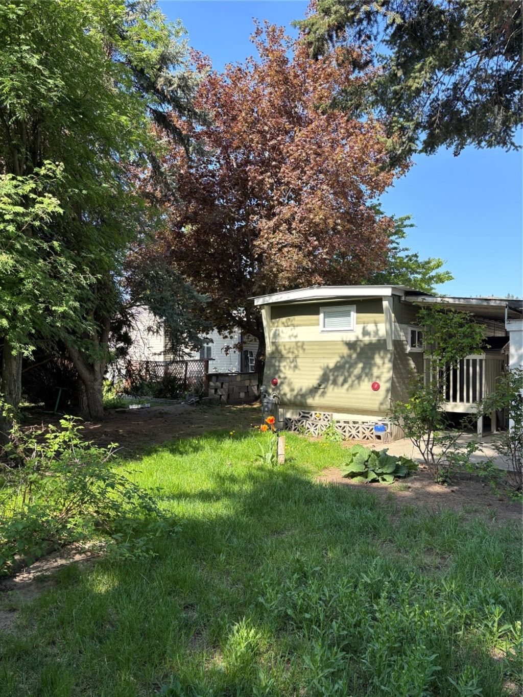 listing image 16518994753693383248