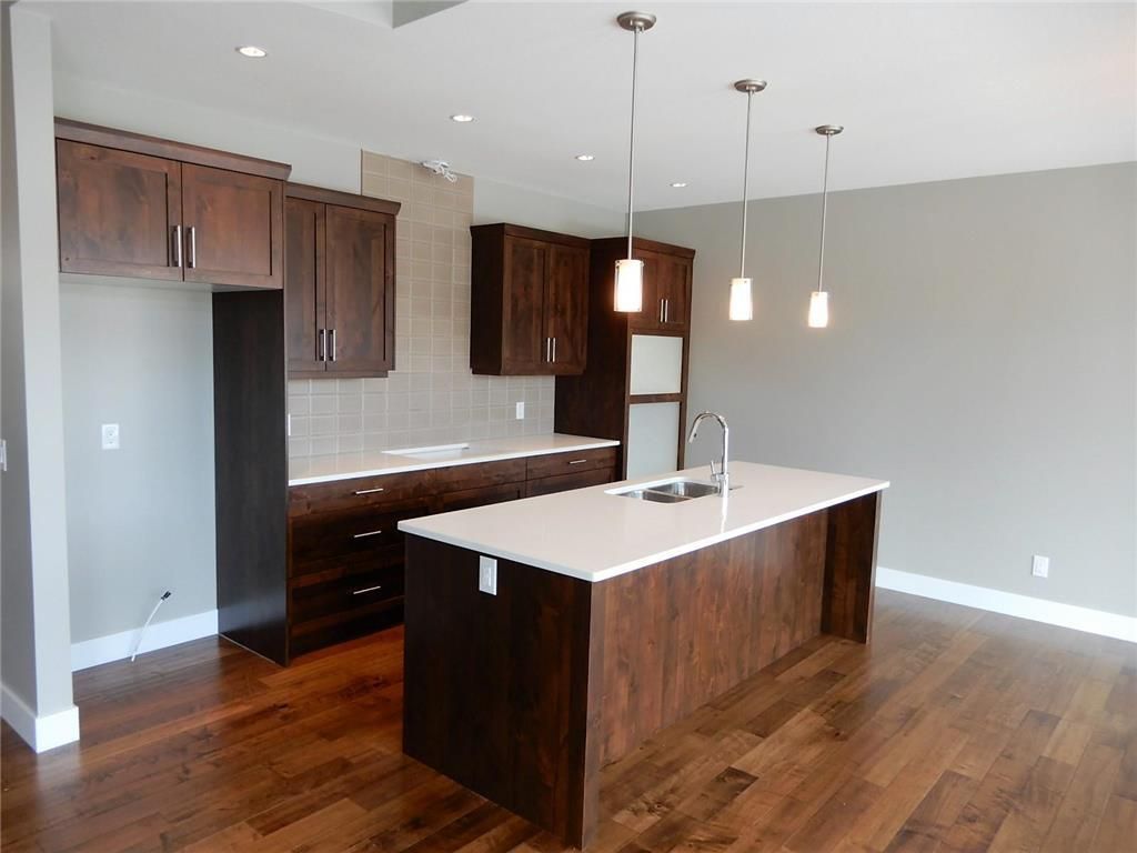 listing image 16518034831289334450