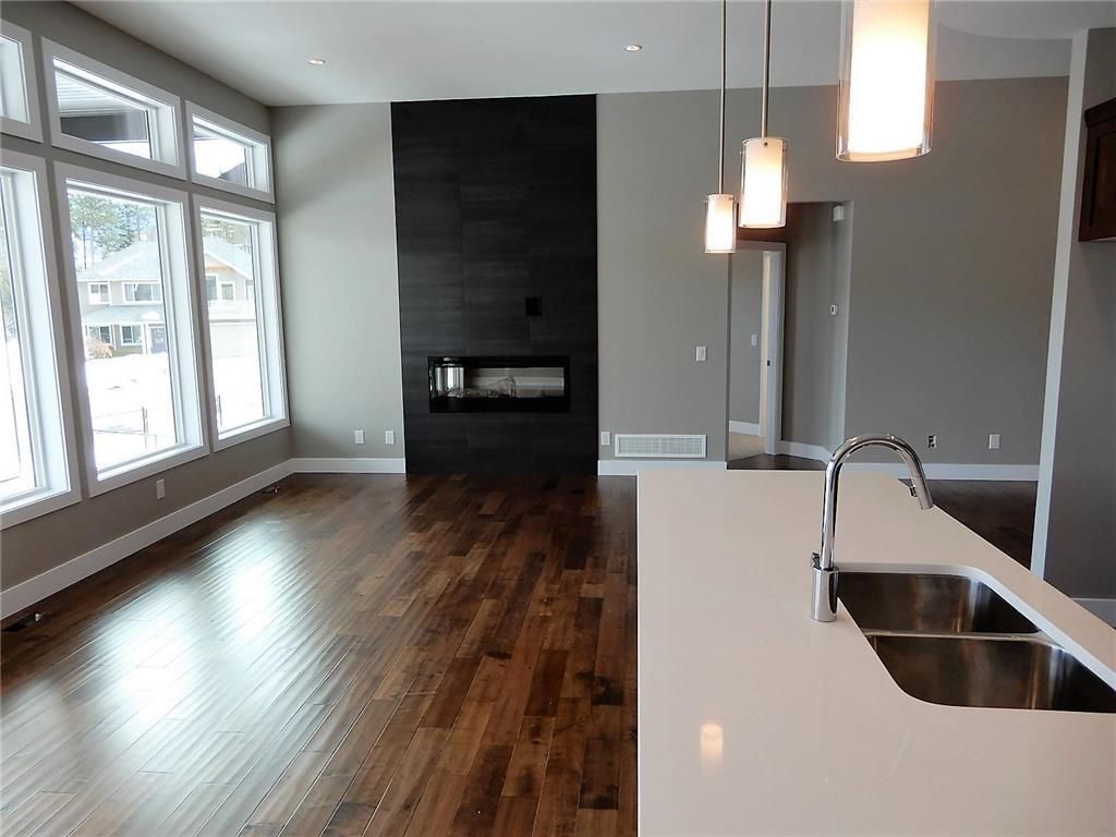 listing image 16518064653480350709
