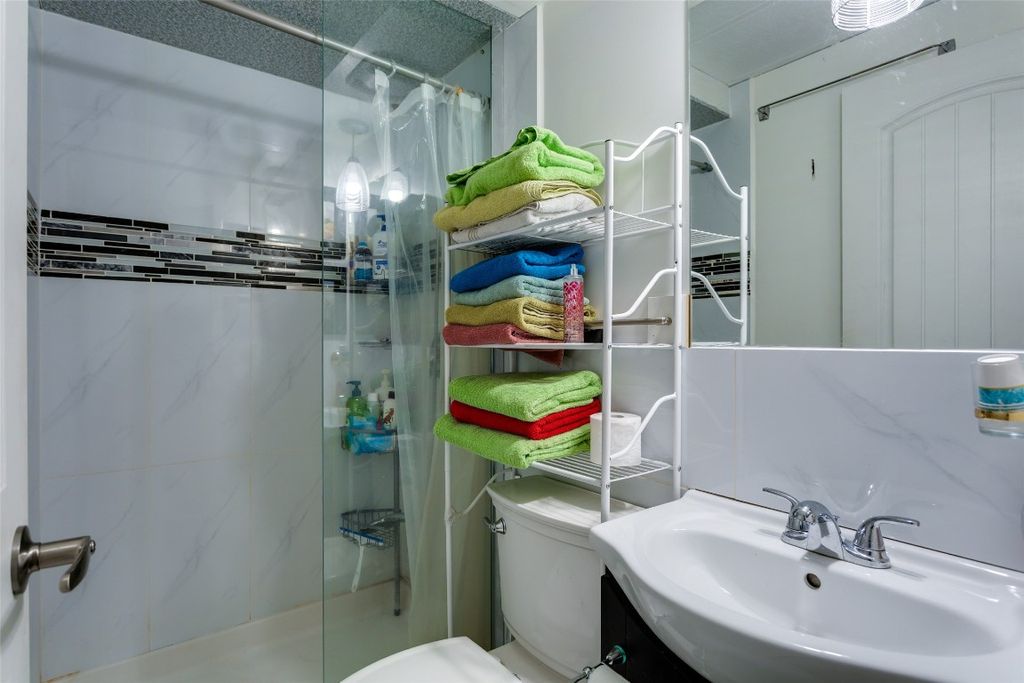 listing image 16513464920189535334