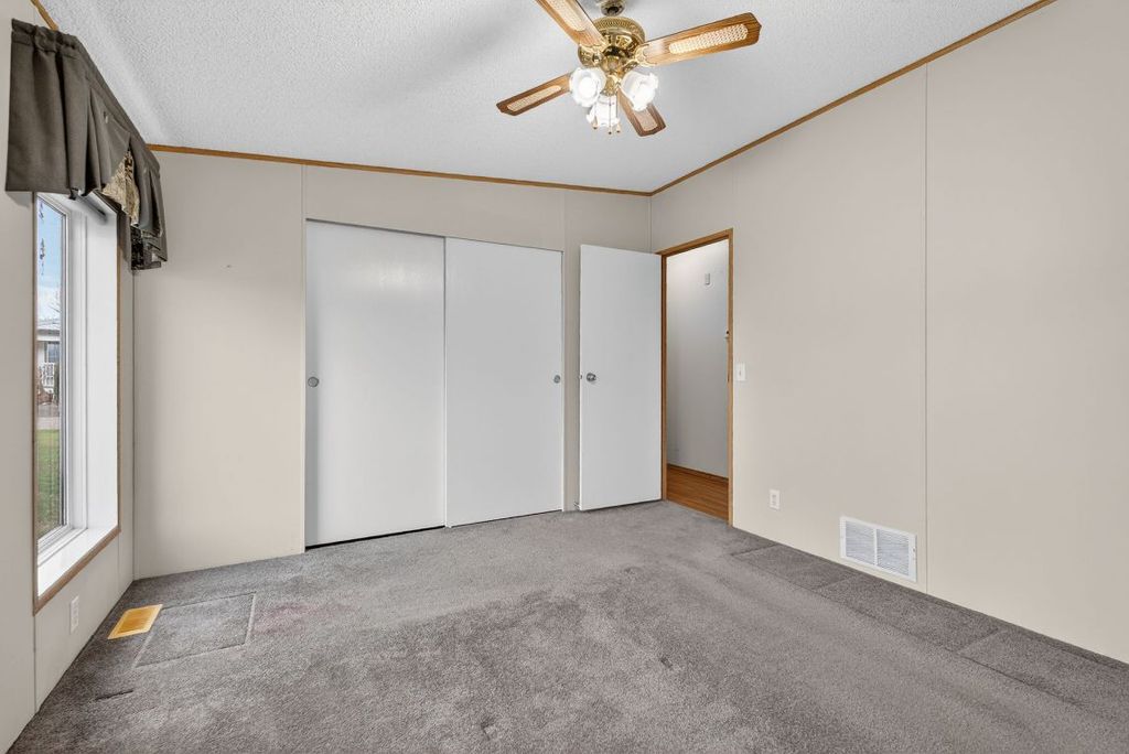 listing image 16517818562182963341