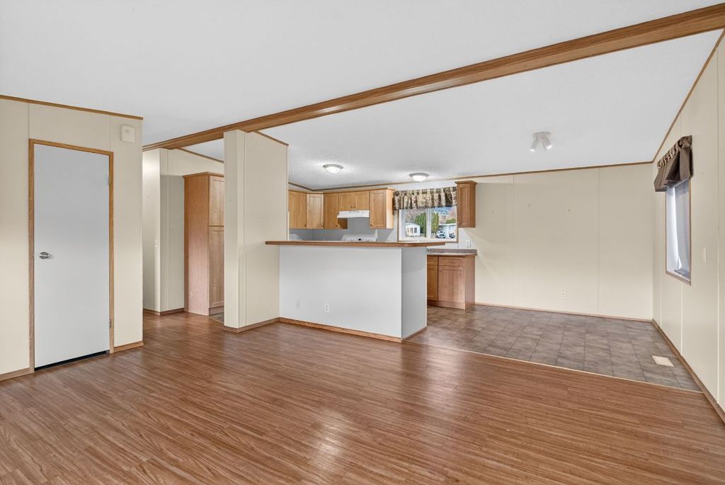 listing image 16513417415595378455