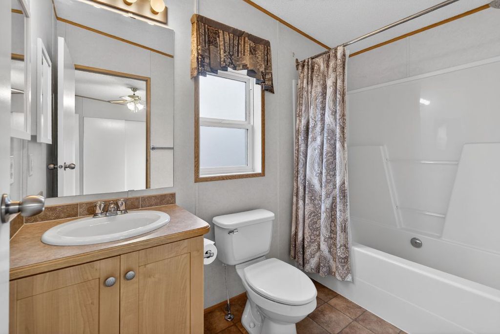 listing image 16519941085990506563