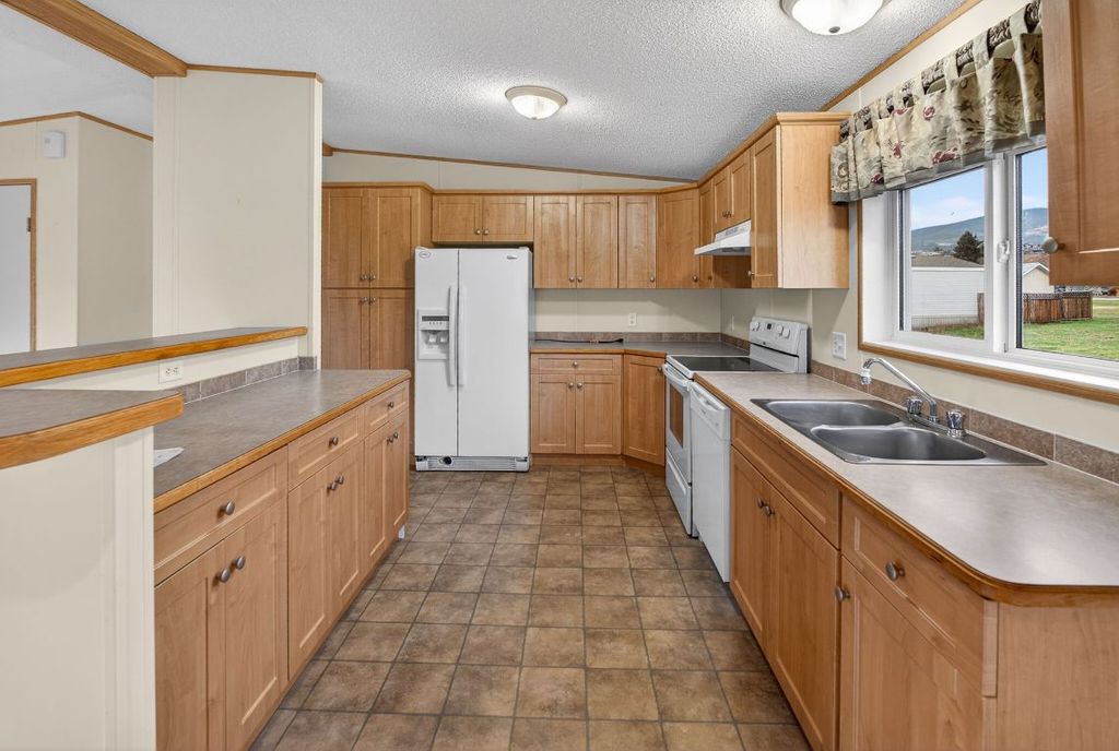 listing image 16515645761487054454