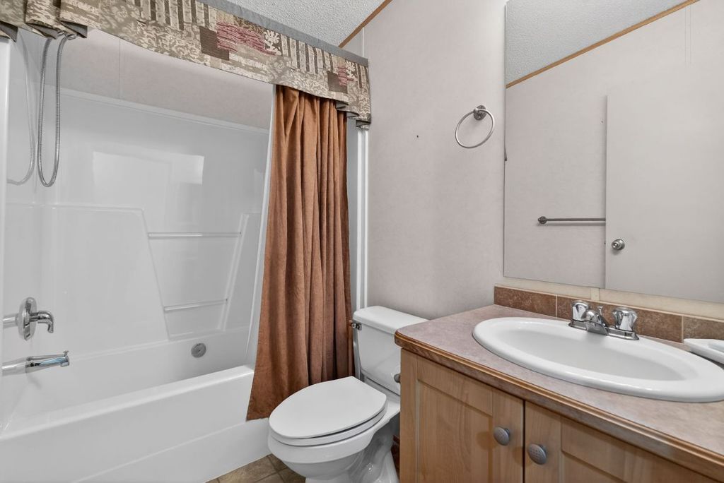 listing image 16511205923294598550