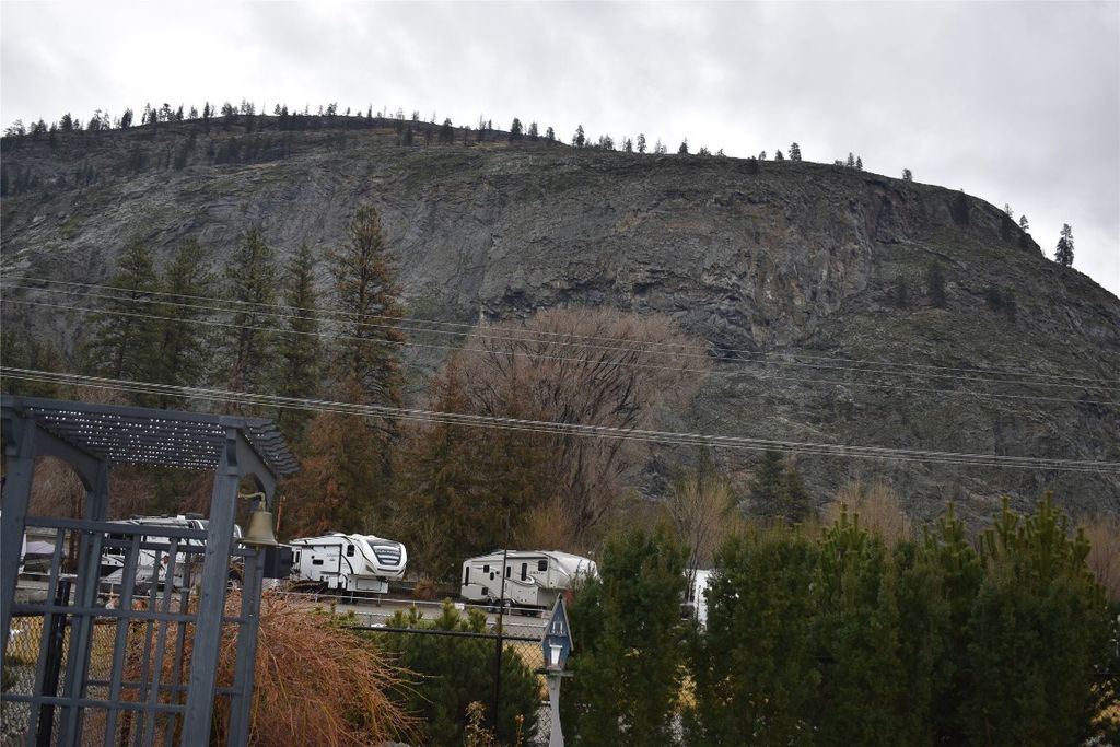 listing image 16518553619939912453