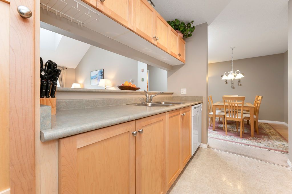 listing image 16512619104347409817