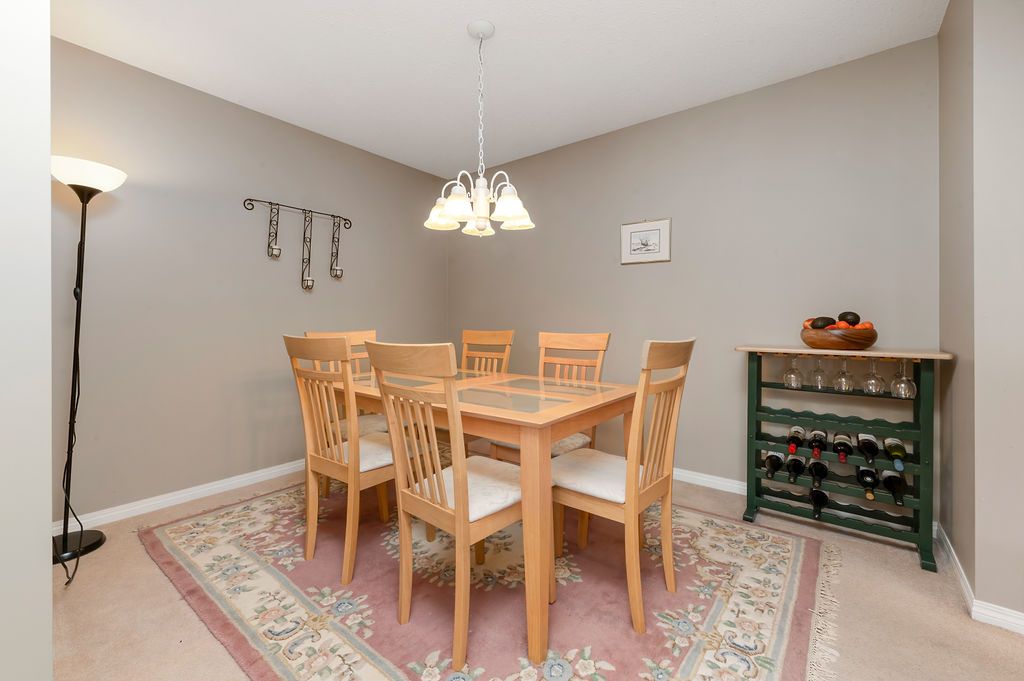 listing image 16518386693345057886