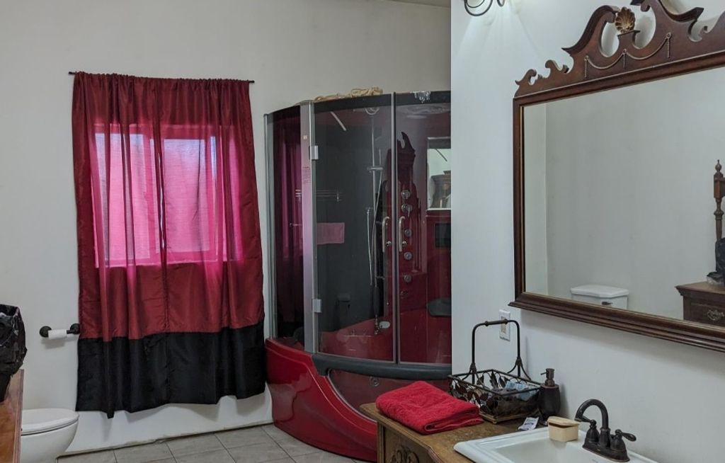 listing image 16513066764489901484