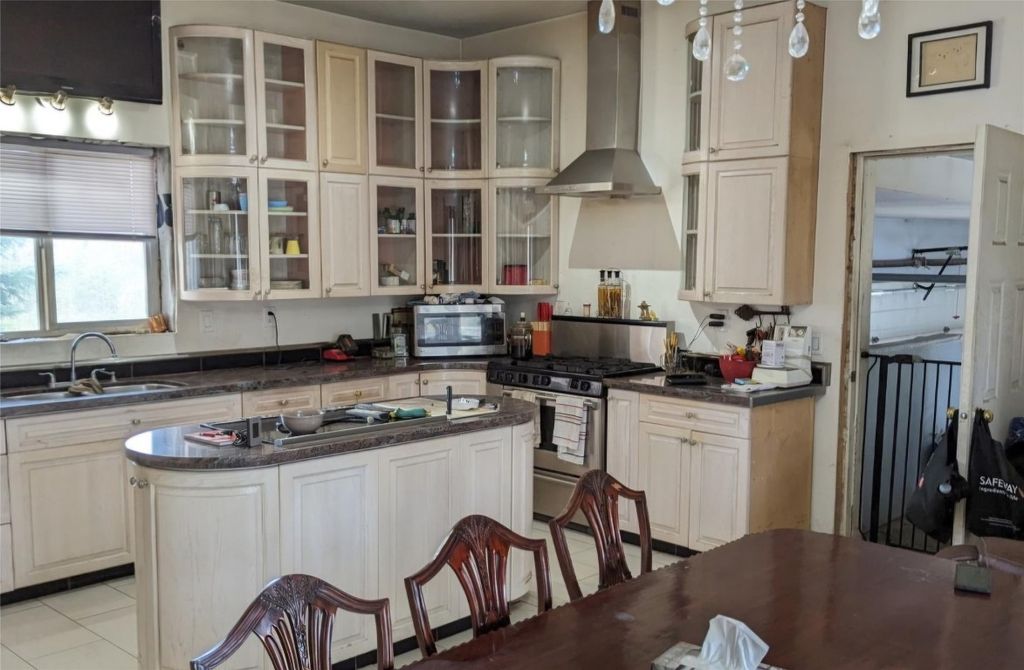 listing image 16517930338278629994