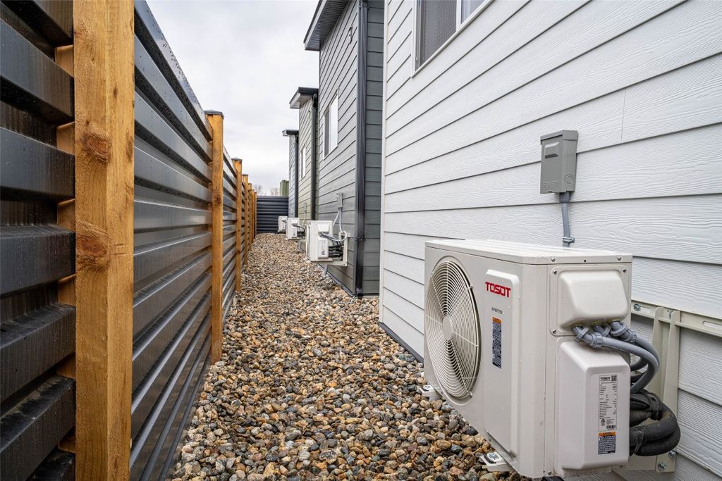 listing image 16514745073774715200