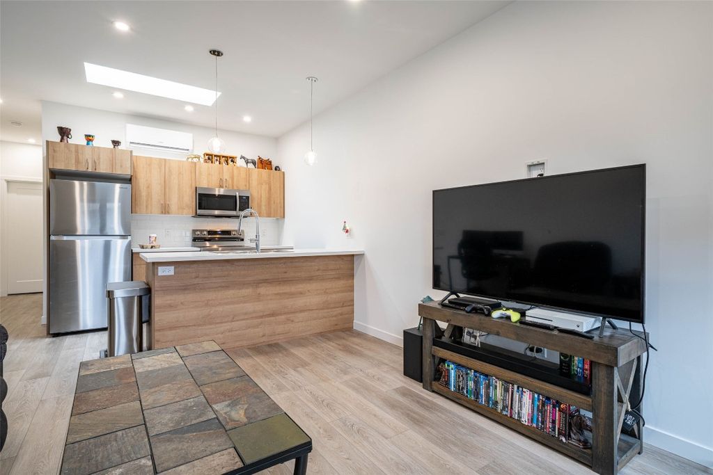 listing image 16519171637067372438