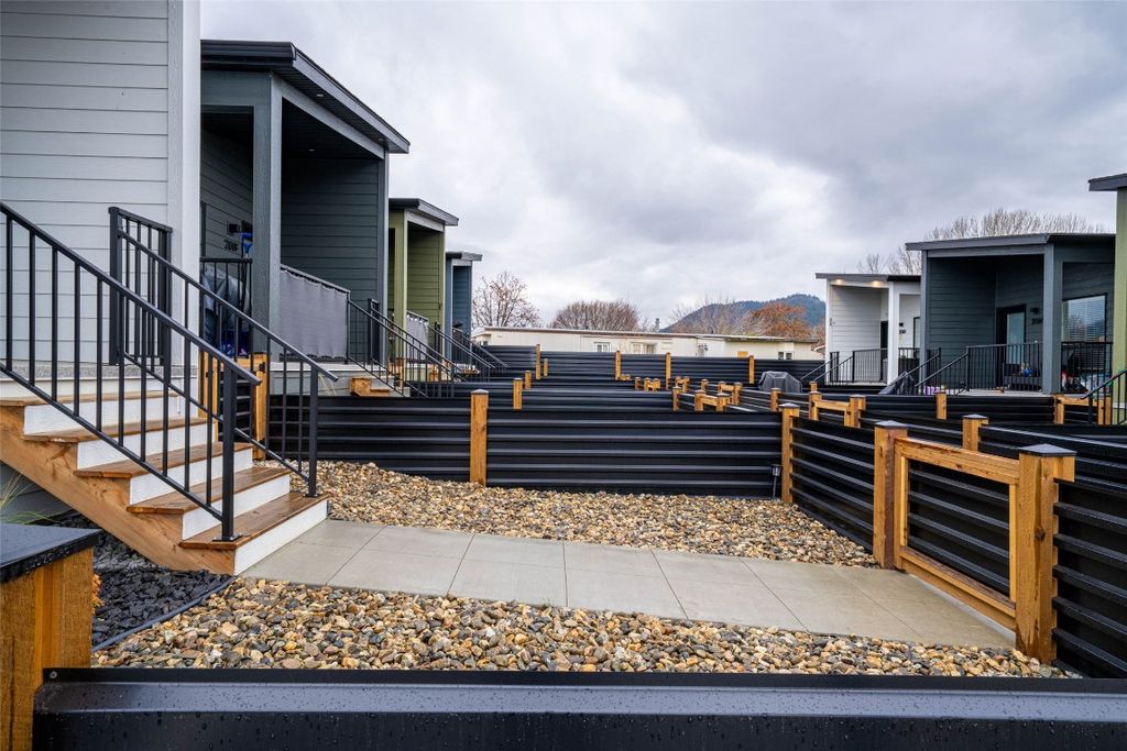 listing image 16515317423502391811