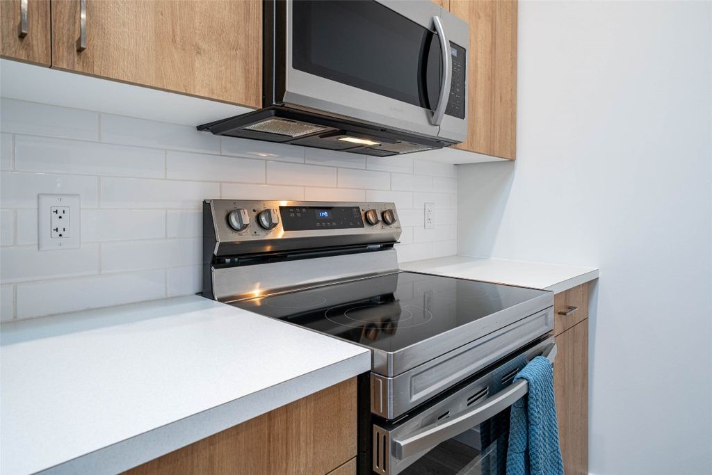 listing image 16519204690318345265