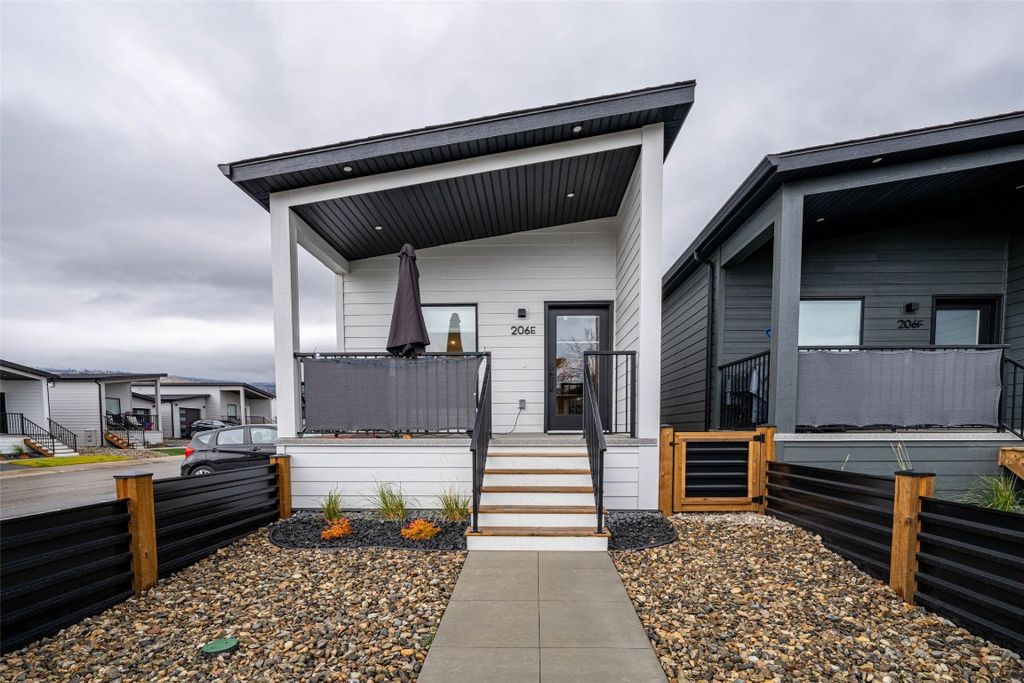 listing image 16514088503868485015