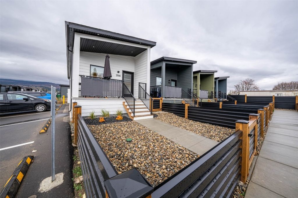 listing image 16512455767264918618