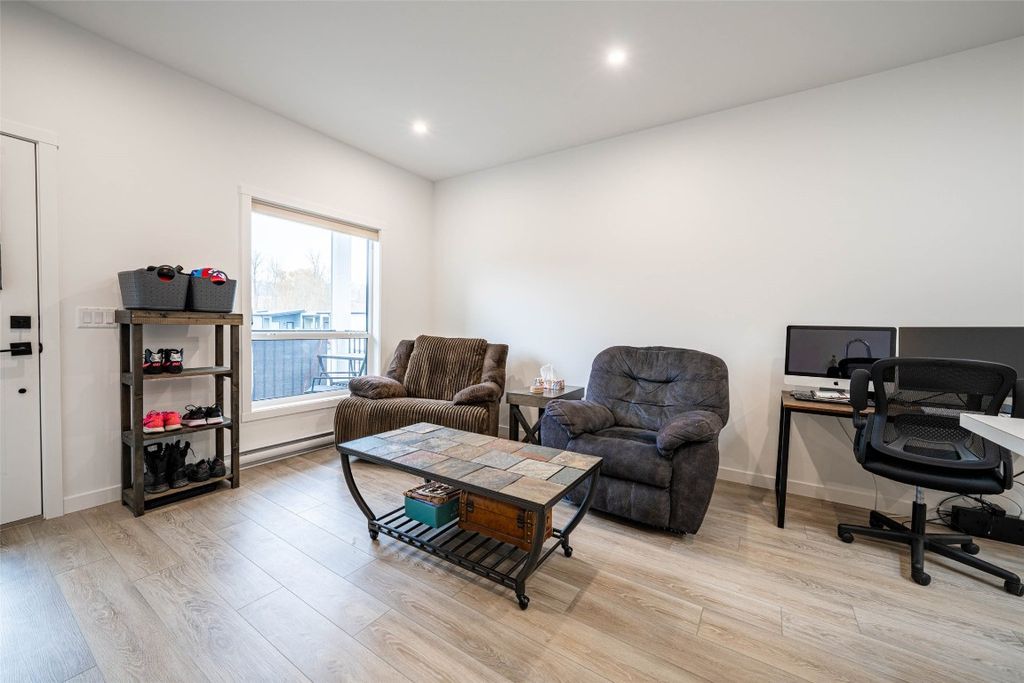 listing image 16514986040578911006