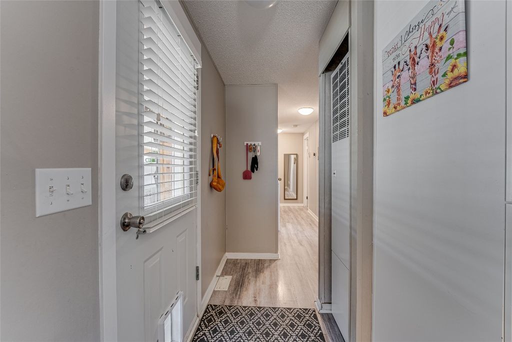 listing image 16518932480032646102