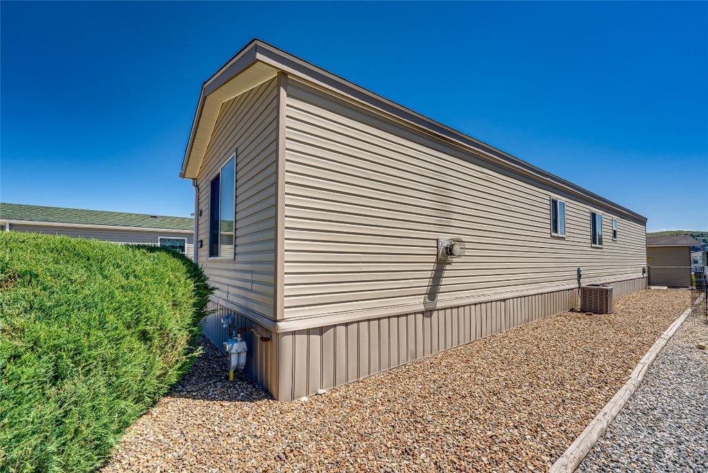 listing image 16516900206471867791