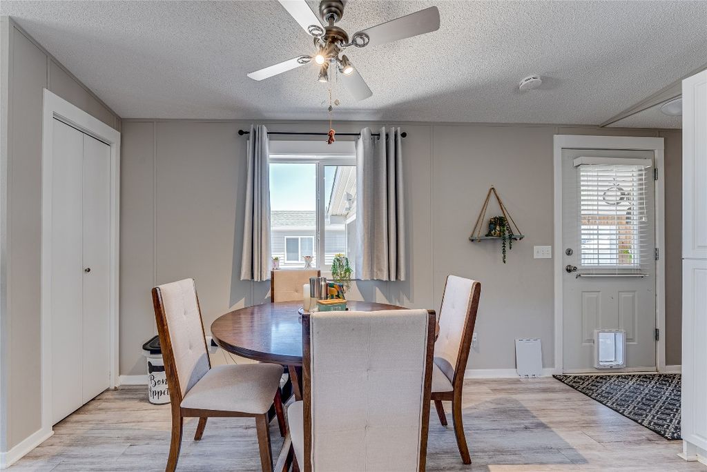 listing image 16514060686392684686