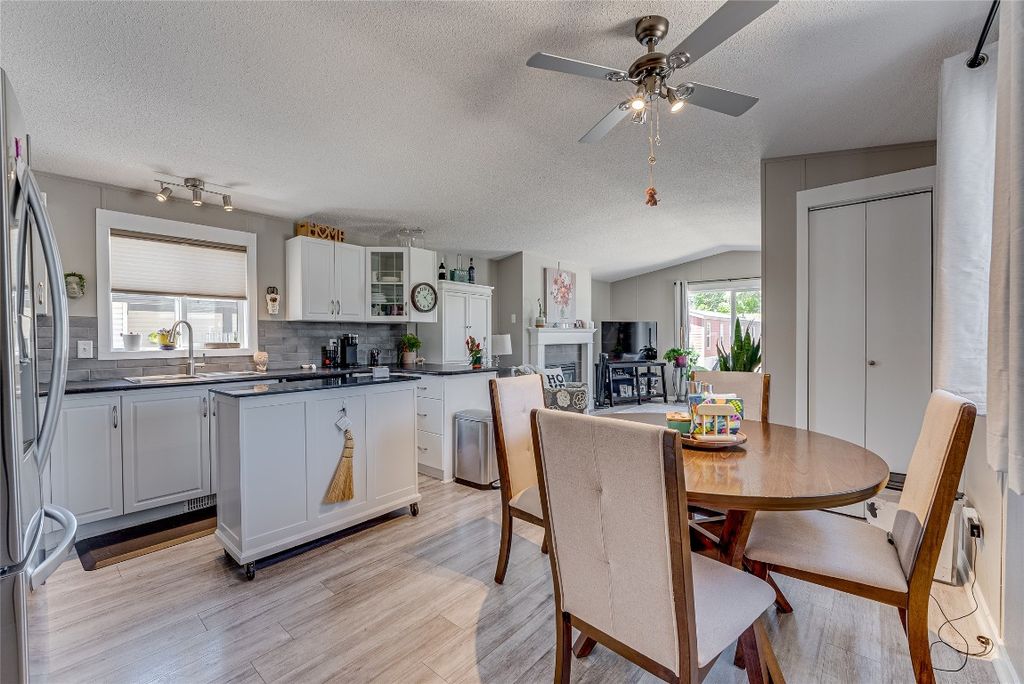 listing image 16518301255537731465