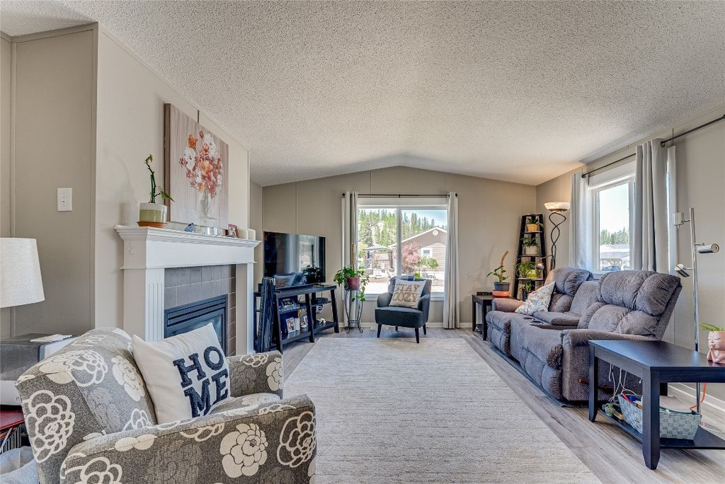 listing image 16519343608171902231