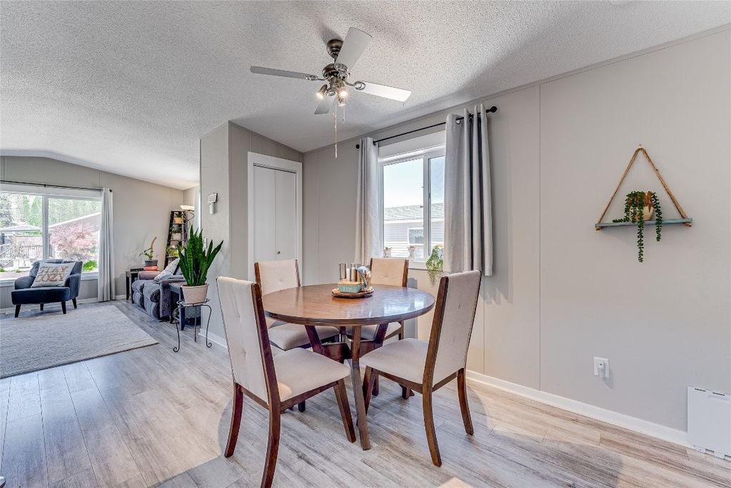 listing image 16518217641049891581