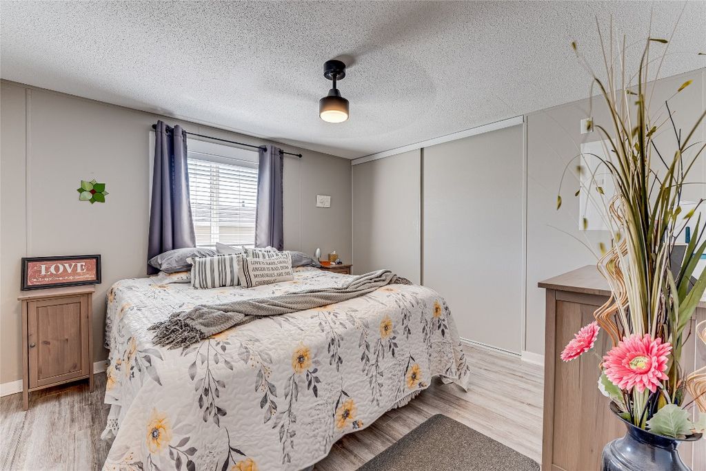 listing image 16518606816895955855