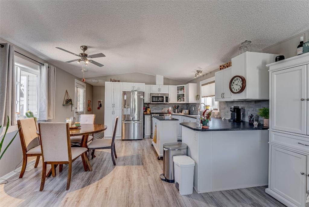 listing image 16514917261426525783