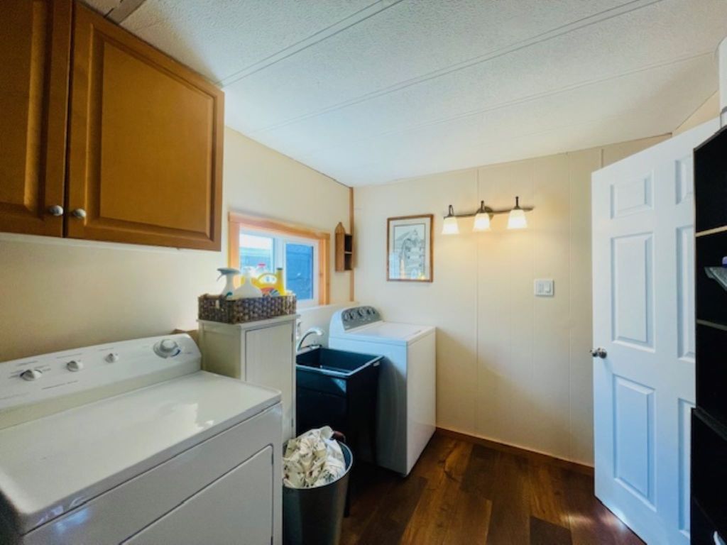 listing image 16511800359435093822