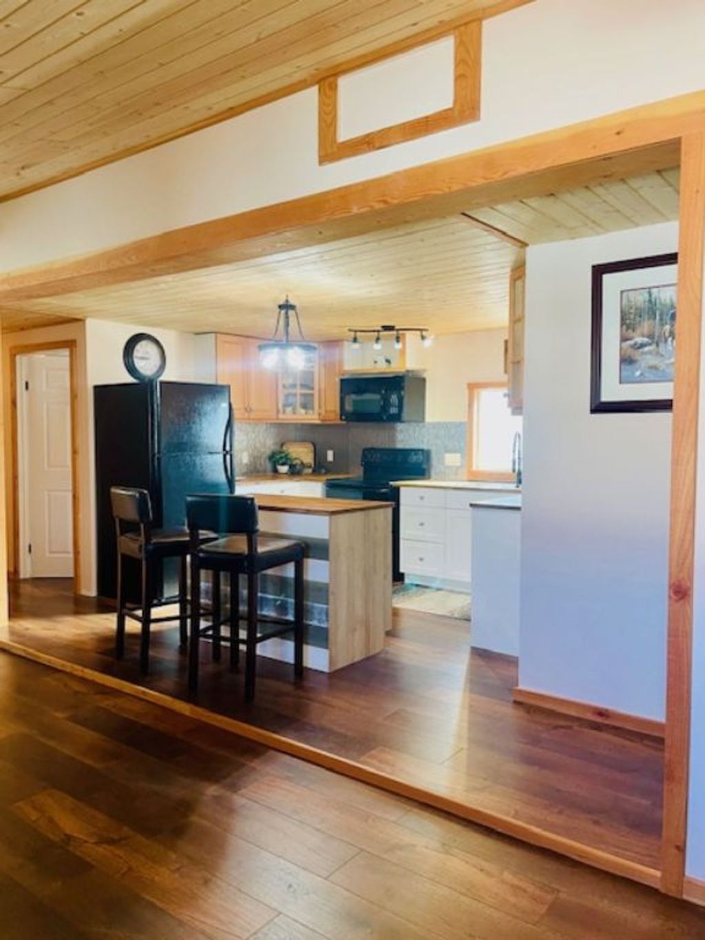 listing image 16514132279033133175