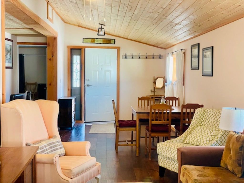 listing image 16515973797905465989