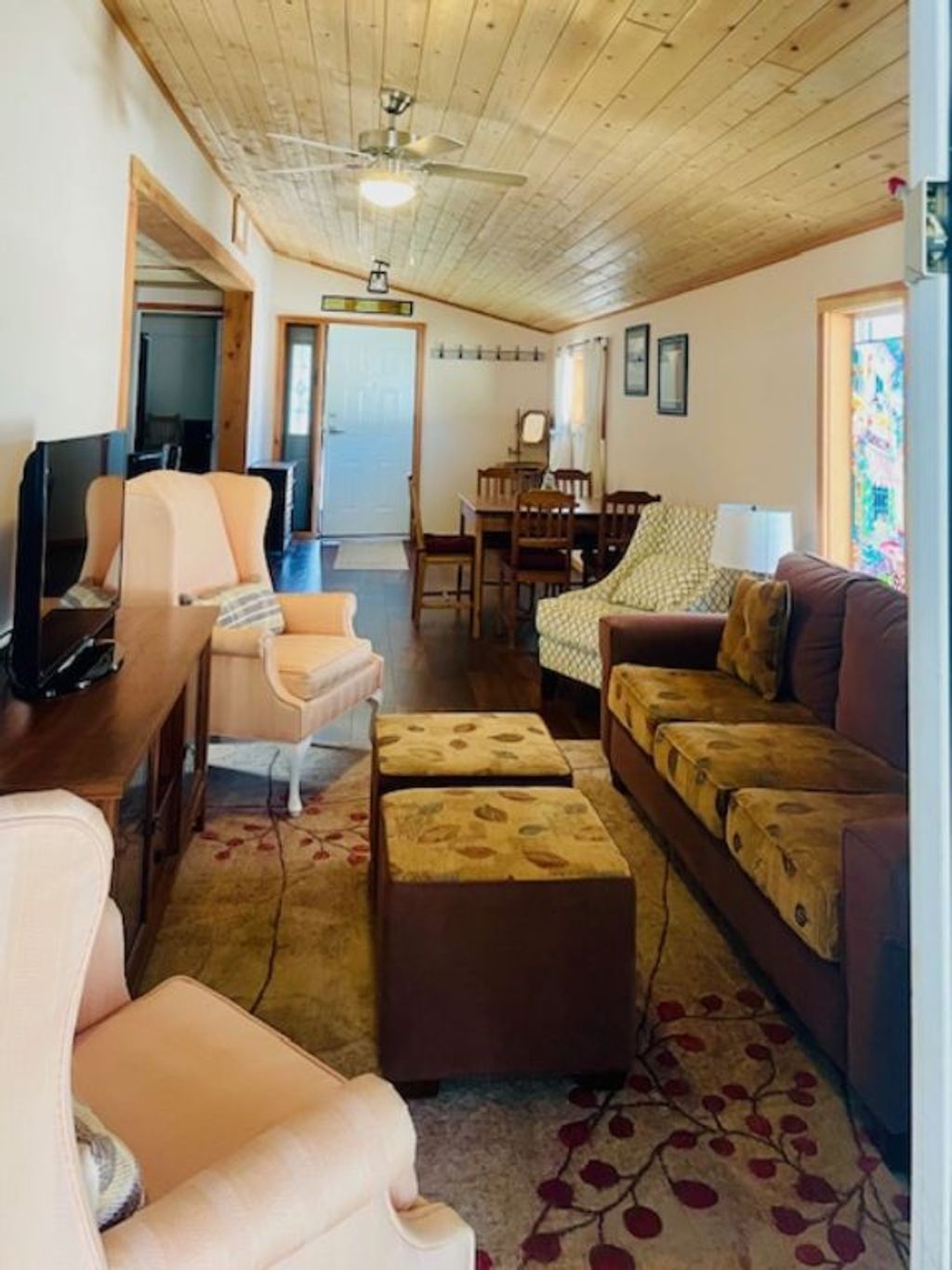 listing image 16515799027933810609