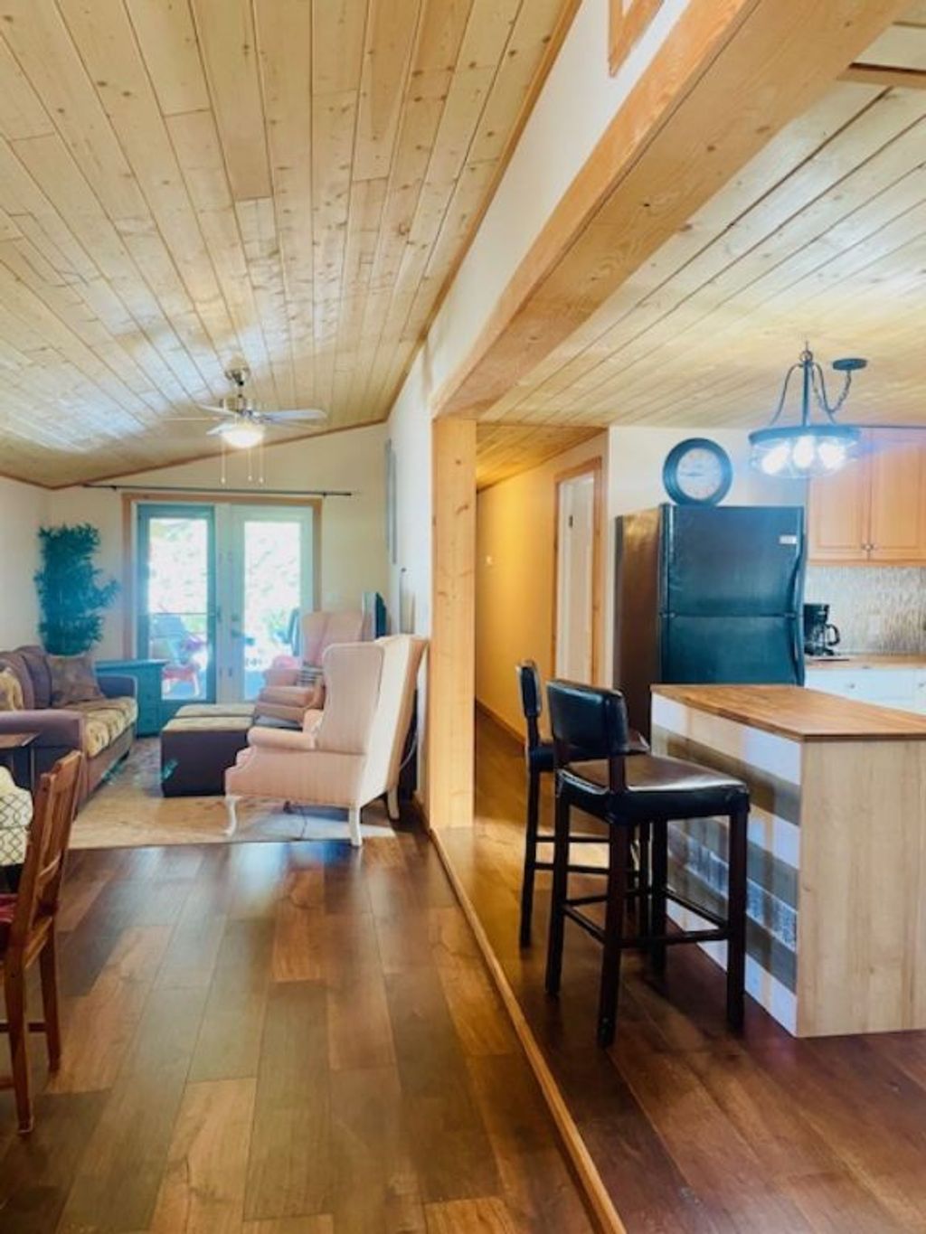 listing image 16511351054990335816