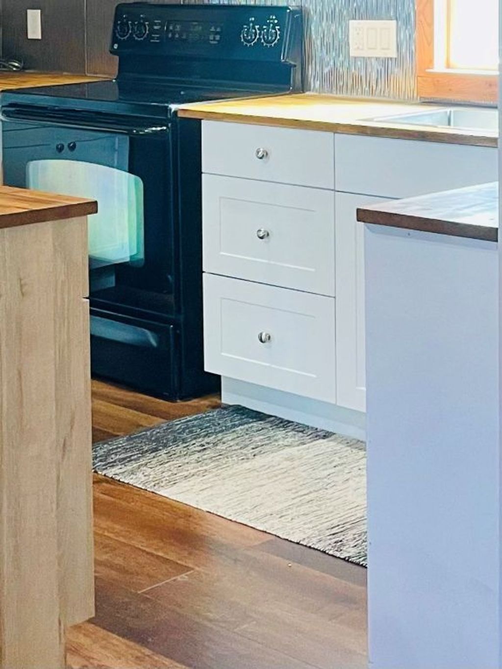 listing image 16512630344128074862