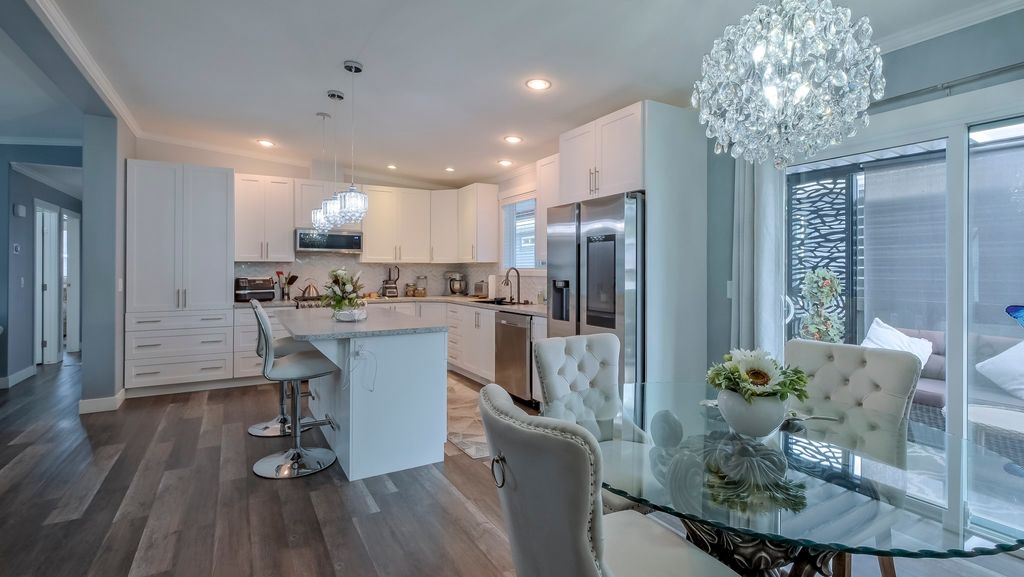 listing image 16517679725142818780