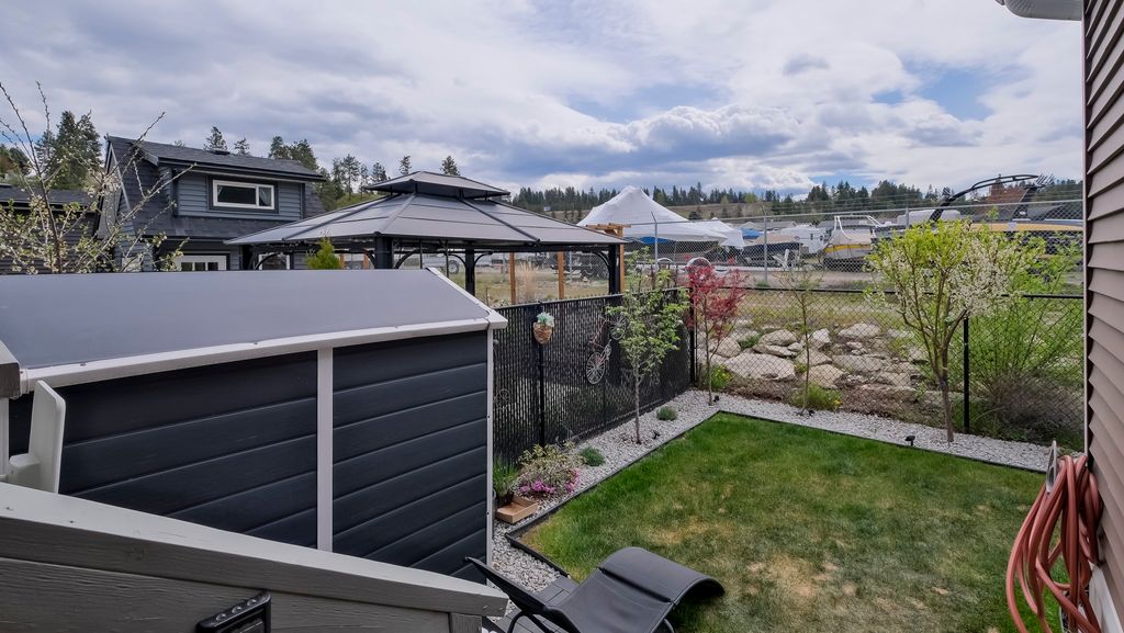 listing image 16513282656324345102