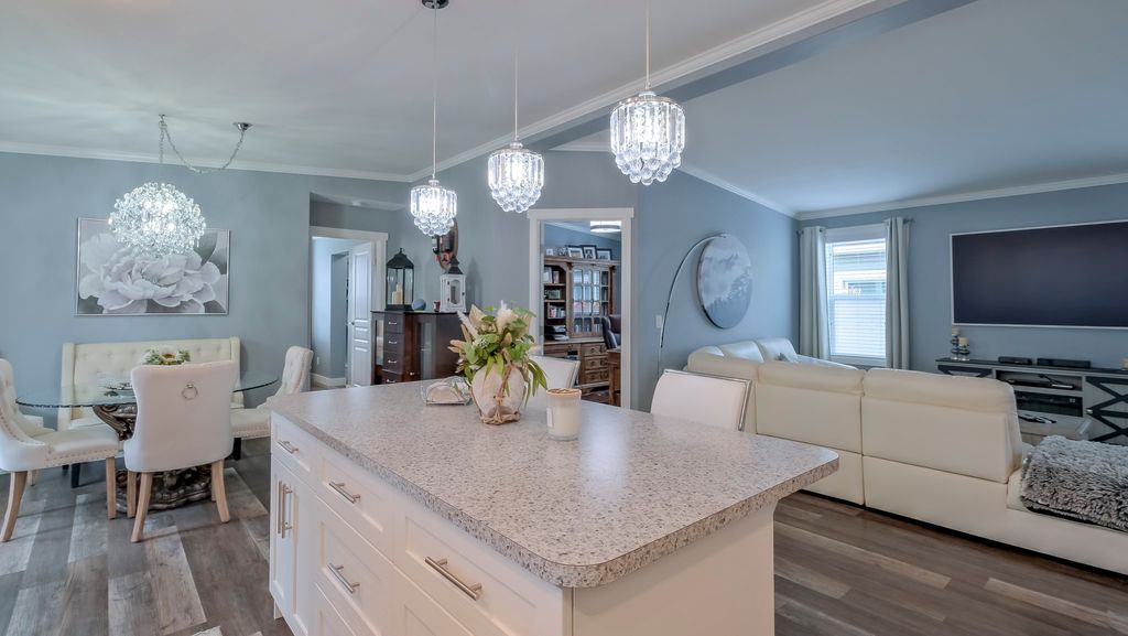 listing image 16511984940465958899