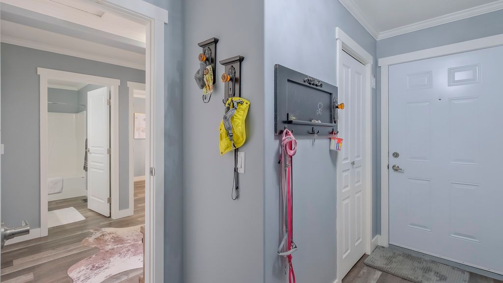 listing image 16519678734742682538