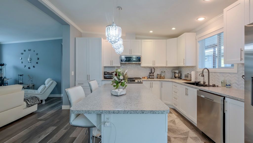 listing image 16519514705141119042