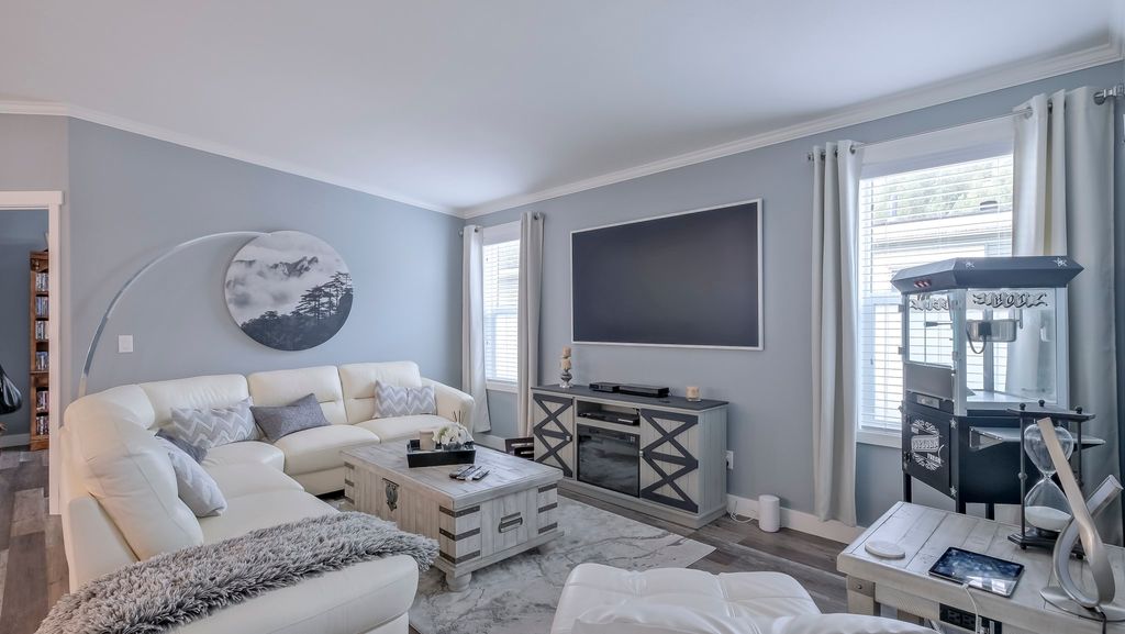 listing image 16516140458804830294