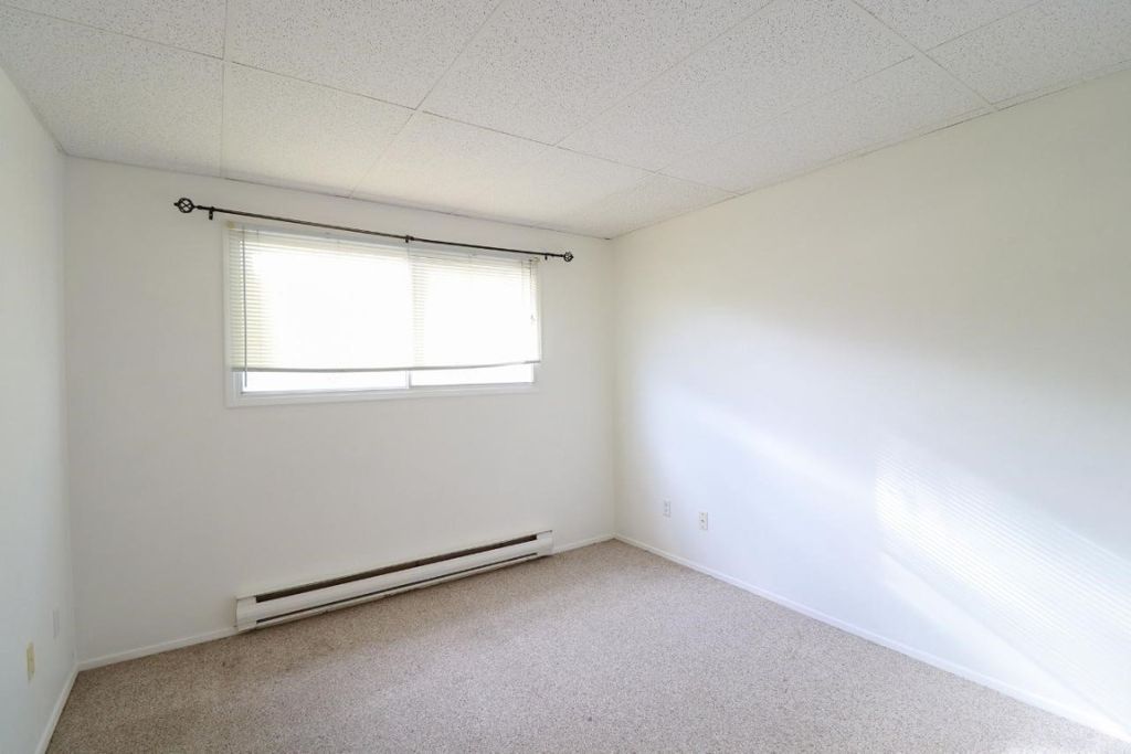 listing image 16518231812856647527