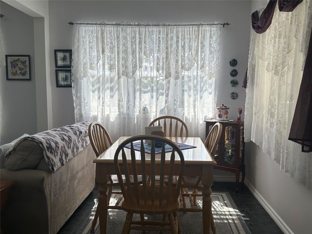 listing image 16517165059075271031