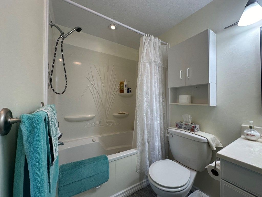 listing image 16511839202938425314