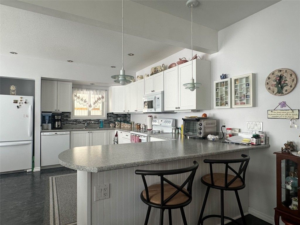 listing image 16517353477392020738