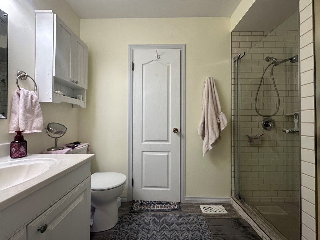 listing image 16515418787260213732