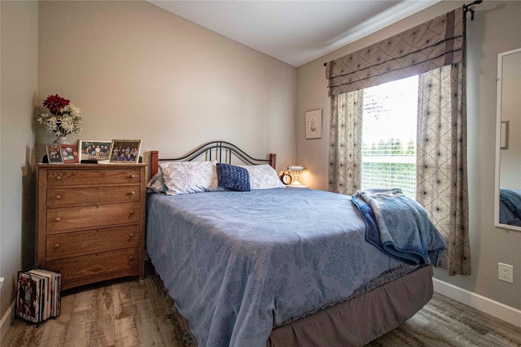 listing image 16510777112532102088